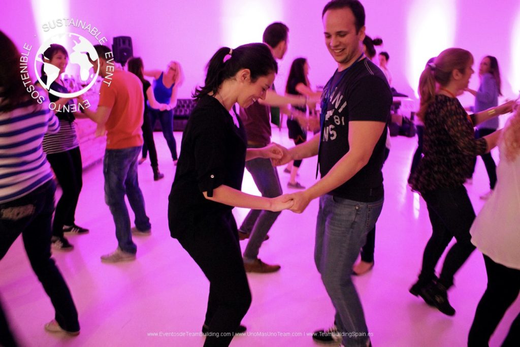 Evento de Team Building - Concurso de Baile - American Style Retro Dance Contest