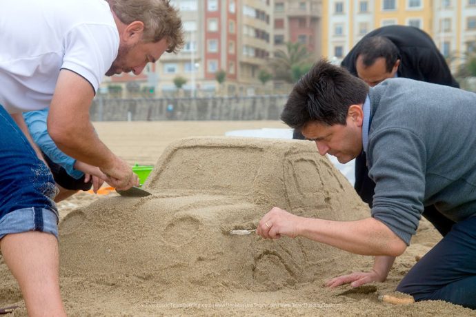 sand-sculpting-team-building-main-min